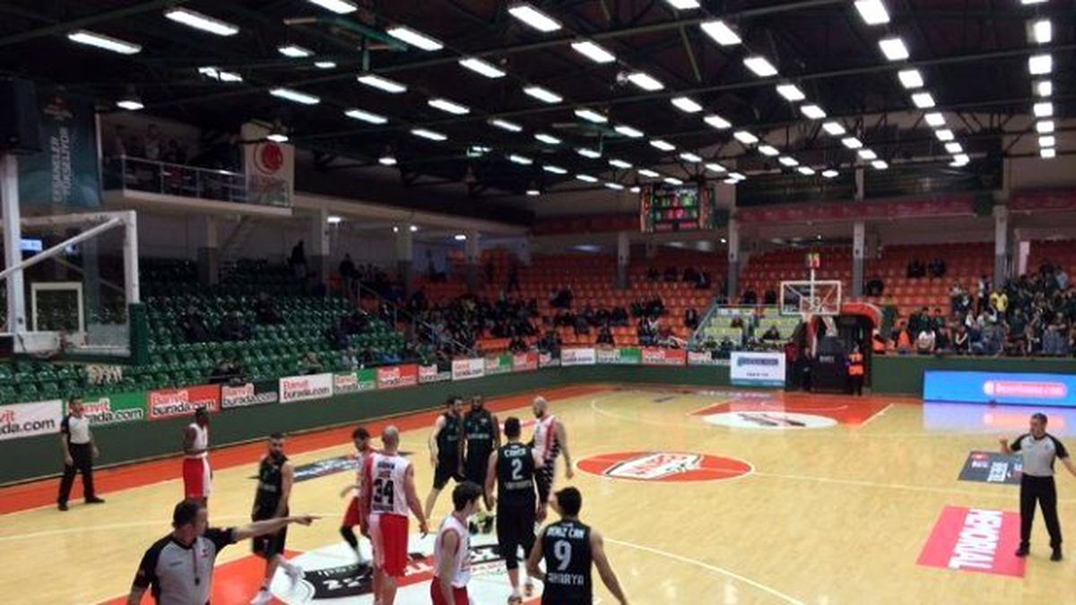 Büyükşehir Basket Takımı Bandırma\'da Mağlup Oldu