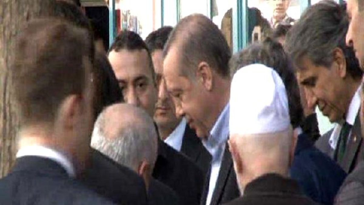 Cumhurbaşkanı Erdoğan Fatih'te Bir Yakınını Ziyaret Etti