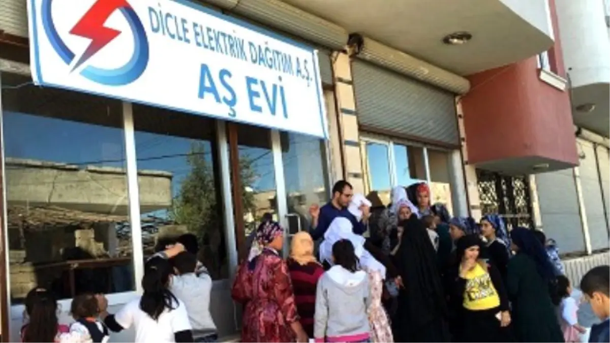 Dicle Elektrik\'ten Cizre Halkına Sıcak Aş