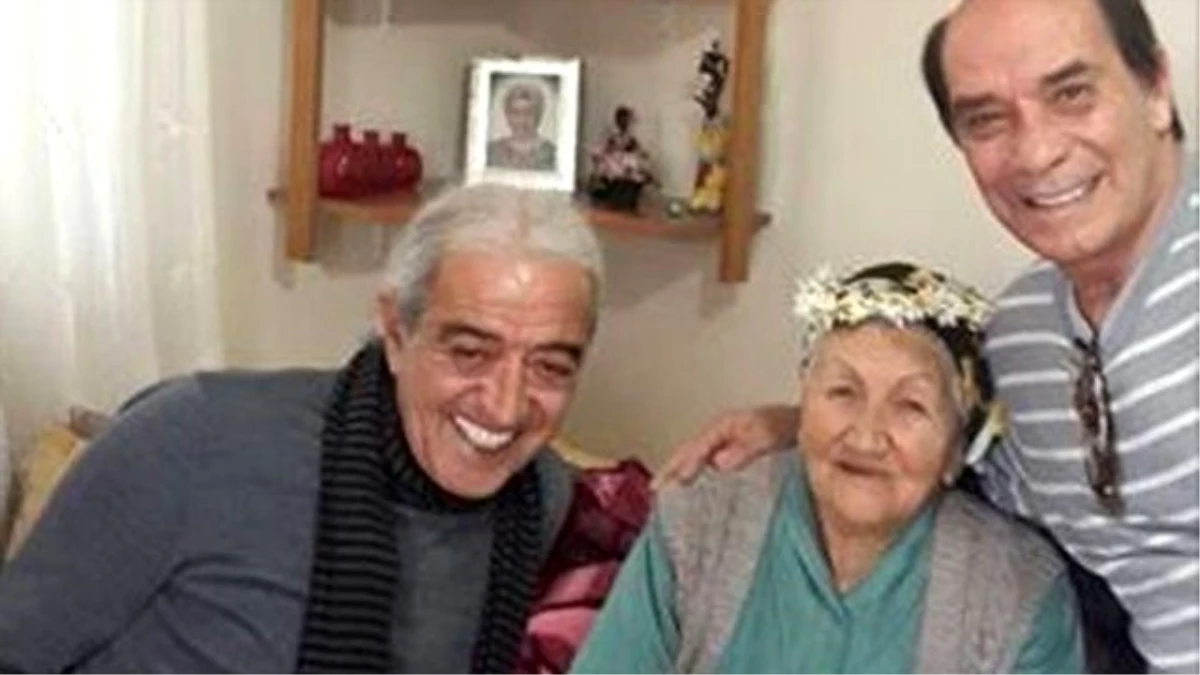 Edip Akbayram\'ın Annesi Türkan Akbayram Vefat Etti