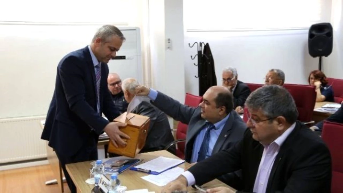 Efeler Belediye Meclisi\'nde Seçim Yapıldı