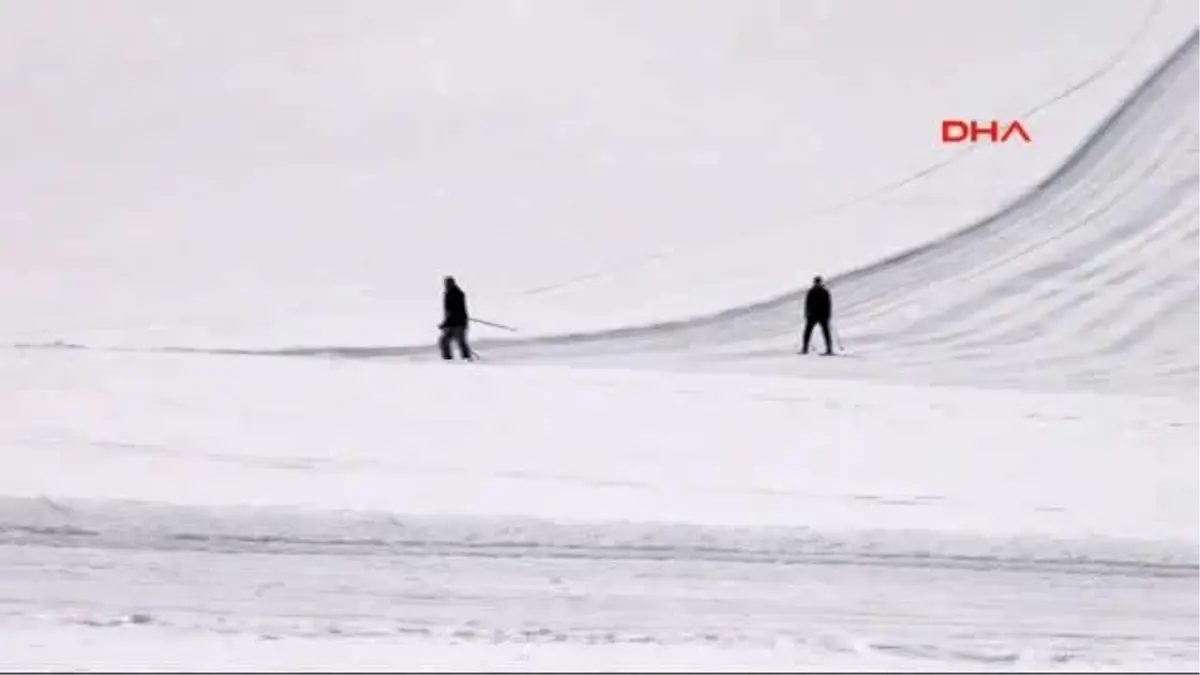 Hakkari Dağlarında Snowboard Keyfi