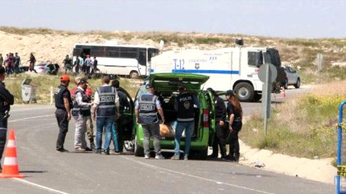 Öcalan'ın Doğduğu İlçede Yoğun Güvenlik Önlemleri! Herkes Tek Tek Aranıyor