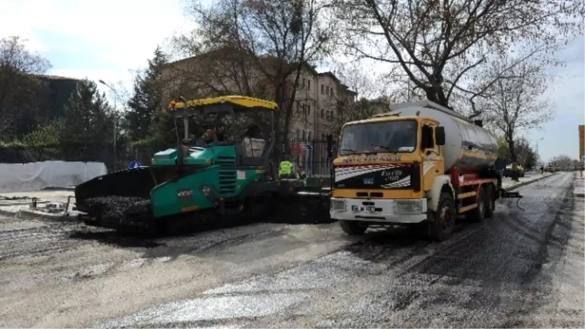 İnönü Bulvarı Yan Yollarına Yeni Asfalt