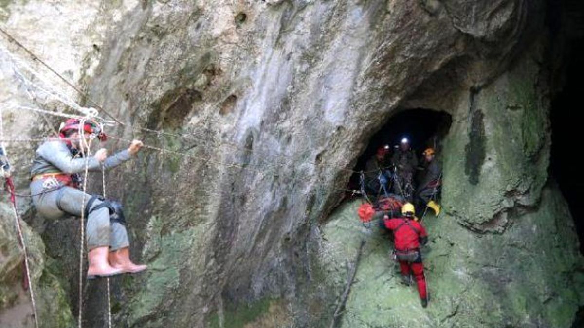 Mağaradan Yaralı Kurtarma Tatbikatı Nefes Kesti