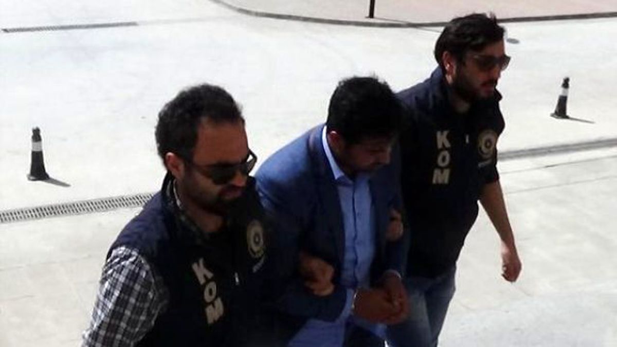 Otobüsteki Yolcunun Valizinden 4 Kilo Esrar Çıktı