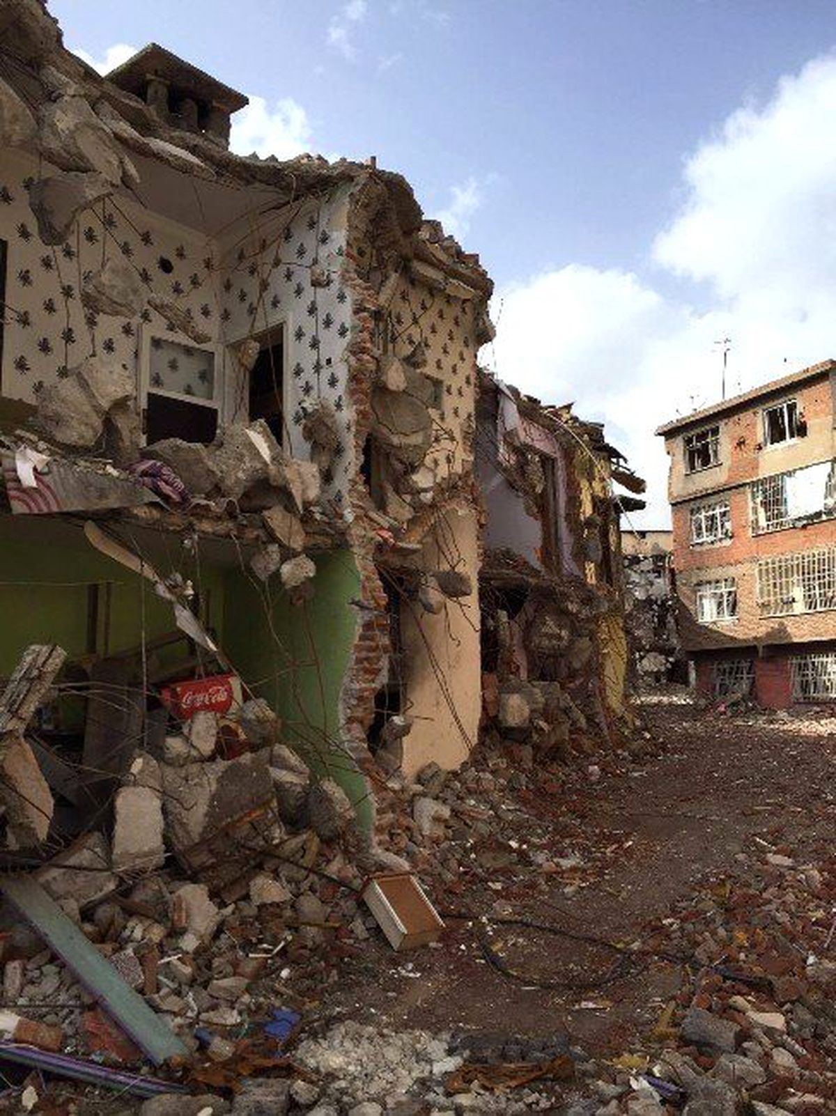 Sur\'da Yaşanan Çatışmaların Şiddeti Fotoğraflarla Ortaya Çıktı