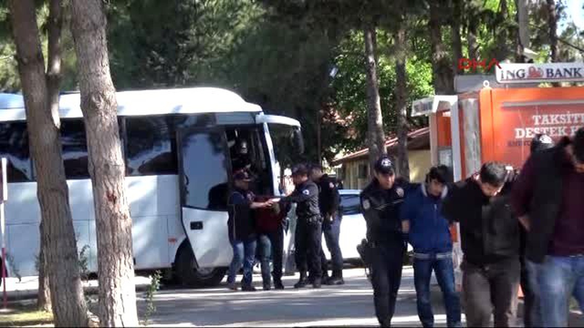 Adana\'da 2 Polisi Yaralayan PKK Yandaşları Adliyeye Sevk Edildi