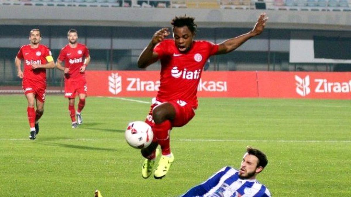 Antalyaspor\'da M\'billa Gole Hasret