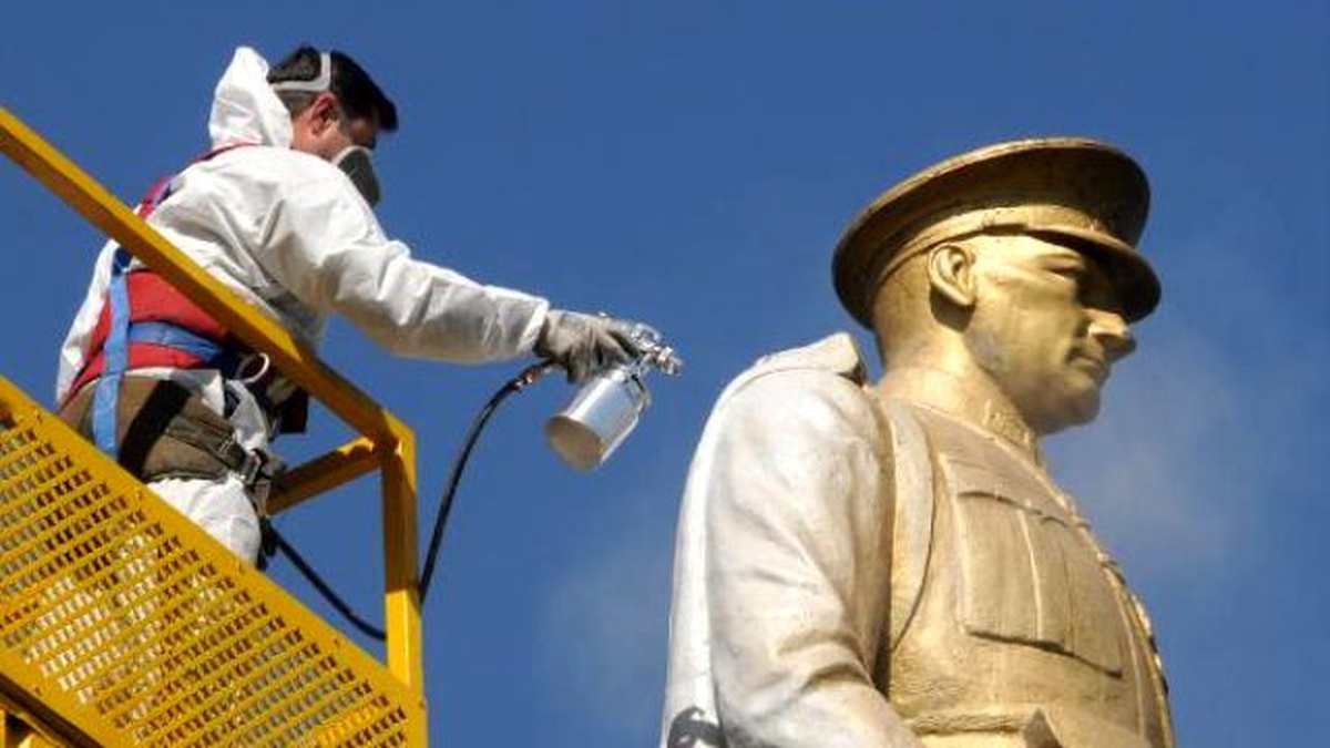 Atatürk Anıtı Bakıma Alındı