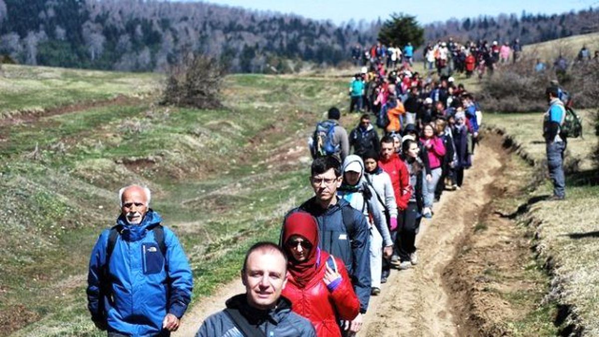 Bahar Yürüyüşleri Karagöl\'le Başladı