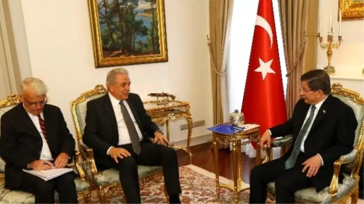 Başbakan Davutoğlu, Göç İşlerinden Sorumlu AB Komiseri Avramopulos\'u Kabul Etti