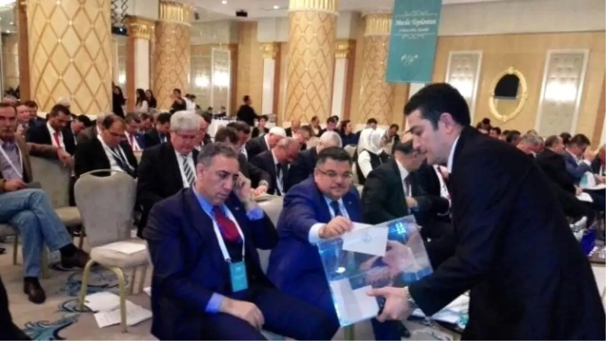 Belediye Başkanı Selim Yağcı Marmara Belediyeler Birliği Encümen Üyeliğine Tekrar Seçildi