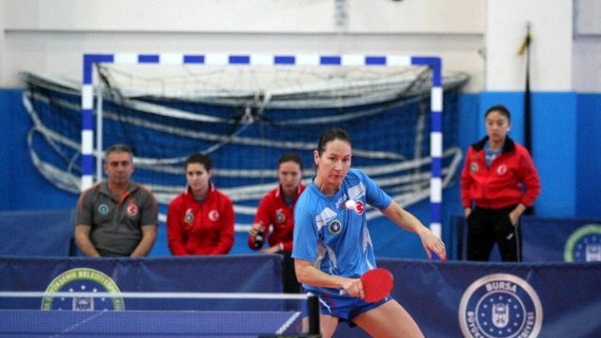 Bursa Büyükşehir Belediyesporlu Raketler Finalde