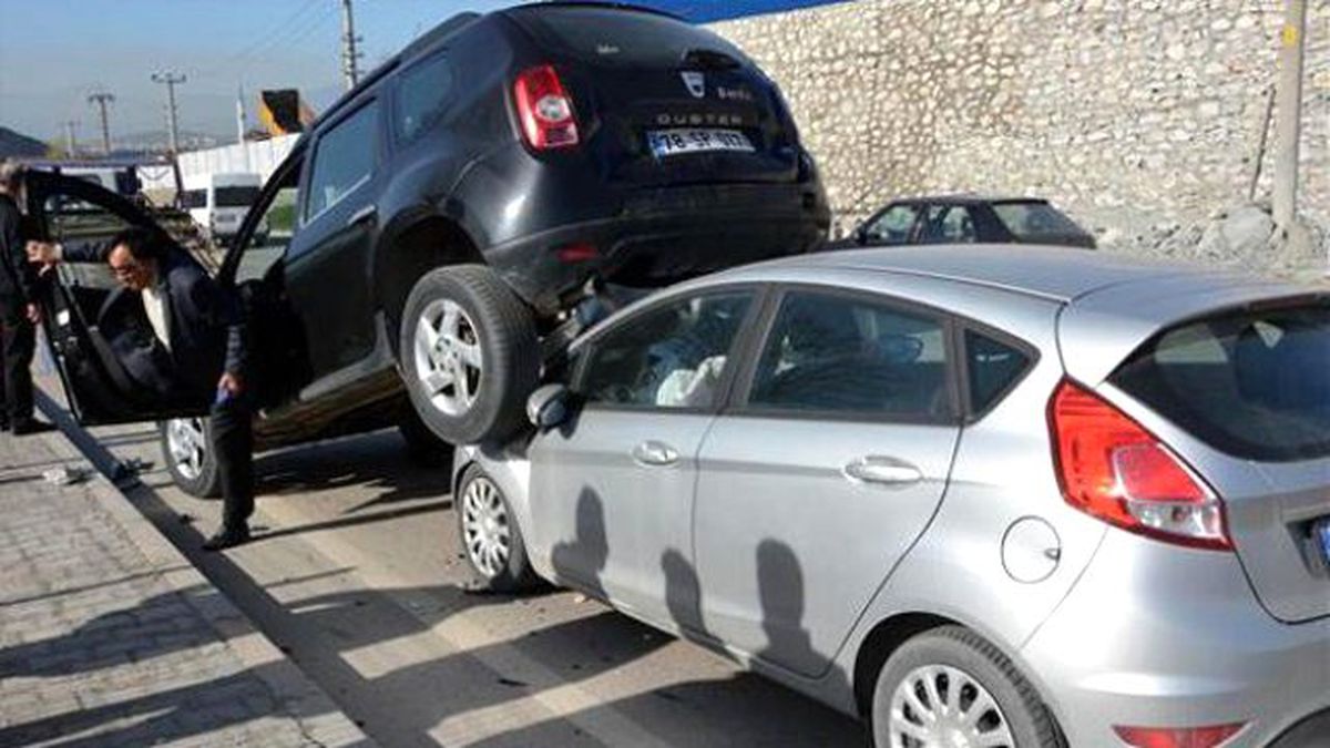 Çarptığı Cipin Altına Girdi