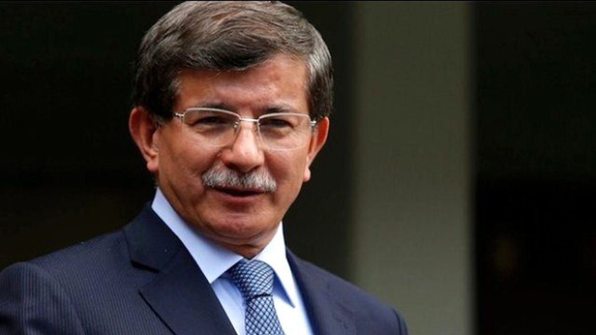 Davutoğlu\'dan Flaş Açıklamalar