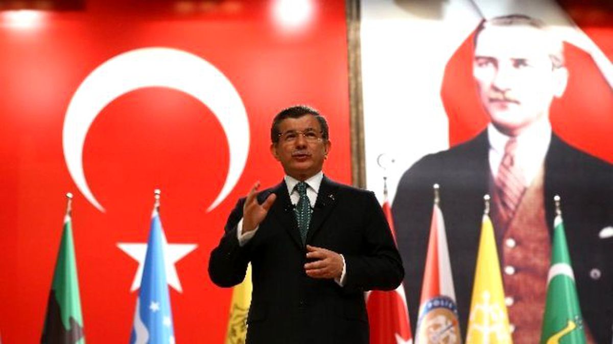 Davutoğlu\'dan Paralel Yapı ve Terörle Mücadele Konusunda Kararlılık Vurgusu