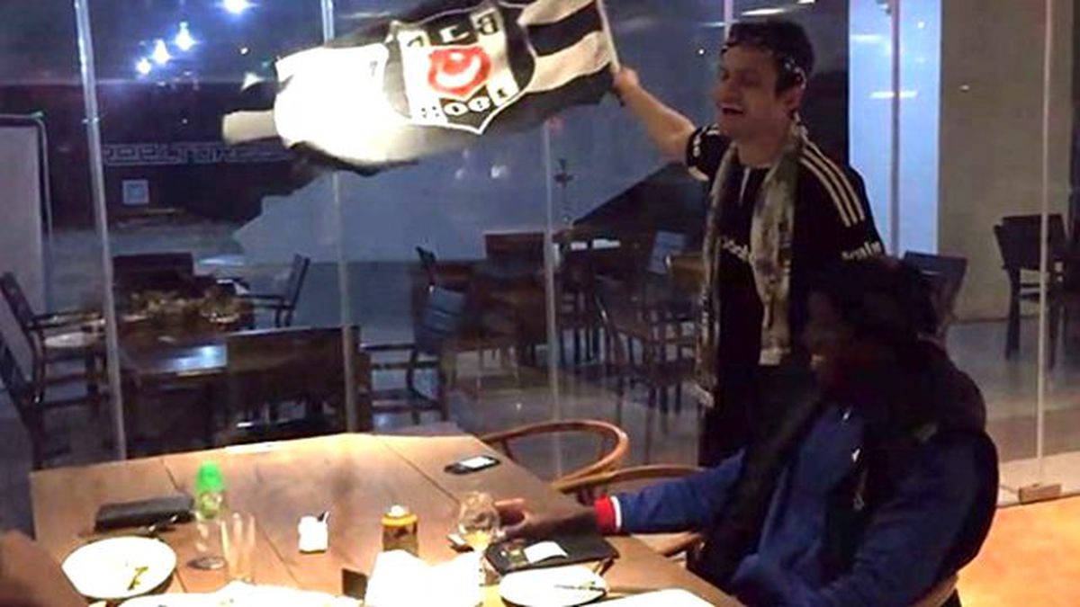 Demba Ba\'ya Beşiktaş Sürprizi!