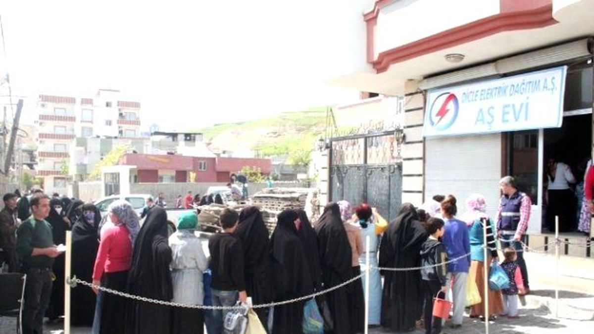 Dicle Elektrik\'ten 2 Bin Aileye Sıcak Yemek