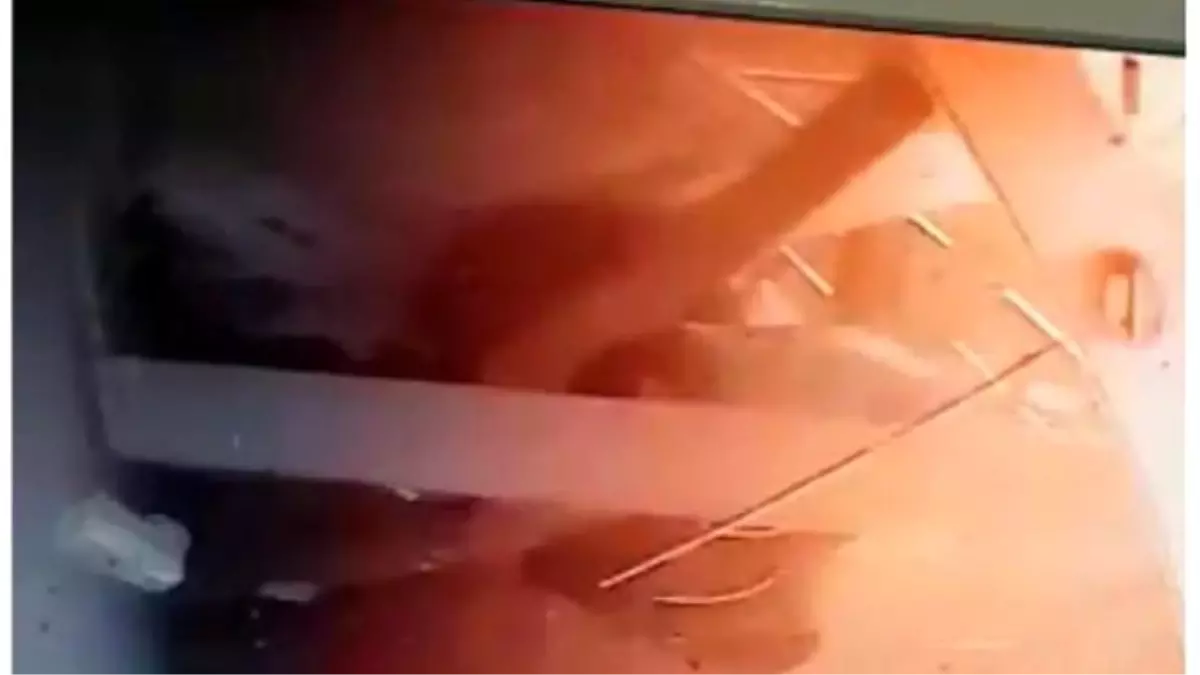 Diyarbakır\'da 7 Polisi Şehit Eden Pkk7nın Bombalı Aracını, Özel Güvenlikçi Saniyeler Önce Fark Etmiş