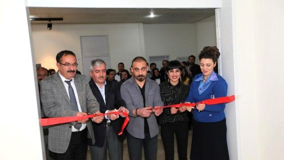 Dü\'de \'Geride Kalanlar\' Adlı Resim Sergisi Açıldı
