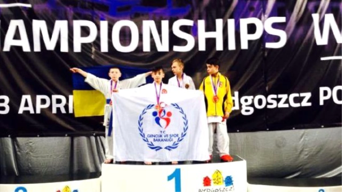 Dünya Shotokan Karate Şampiyonası\'nda Hasan Celal Yıldırım\'dan Altın Madalya