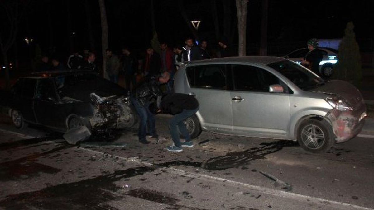 Elazığ\'da 5 Aracın Karıştığı Kazada 6 Kişi Yaralandı