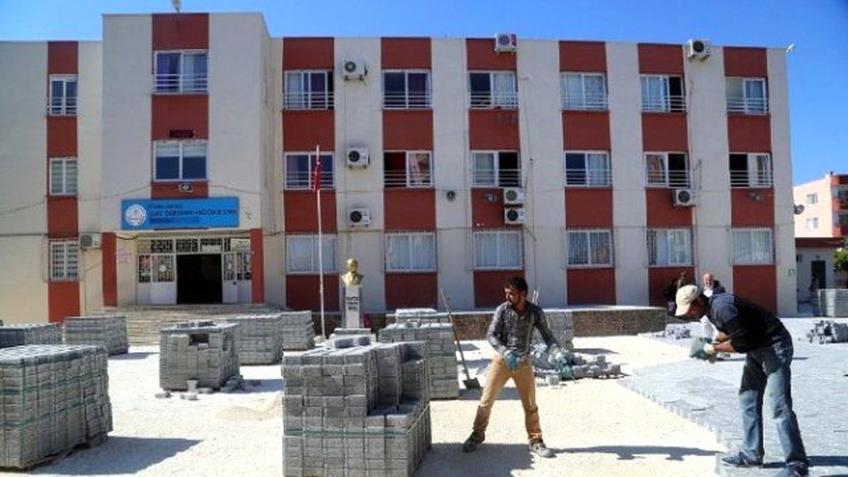 Erdemli Belediyesi\'nin Okullara Desteği Sürüyor