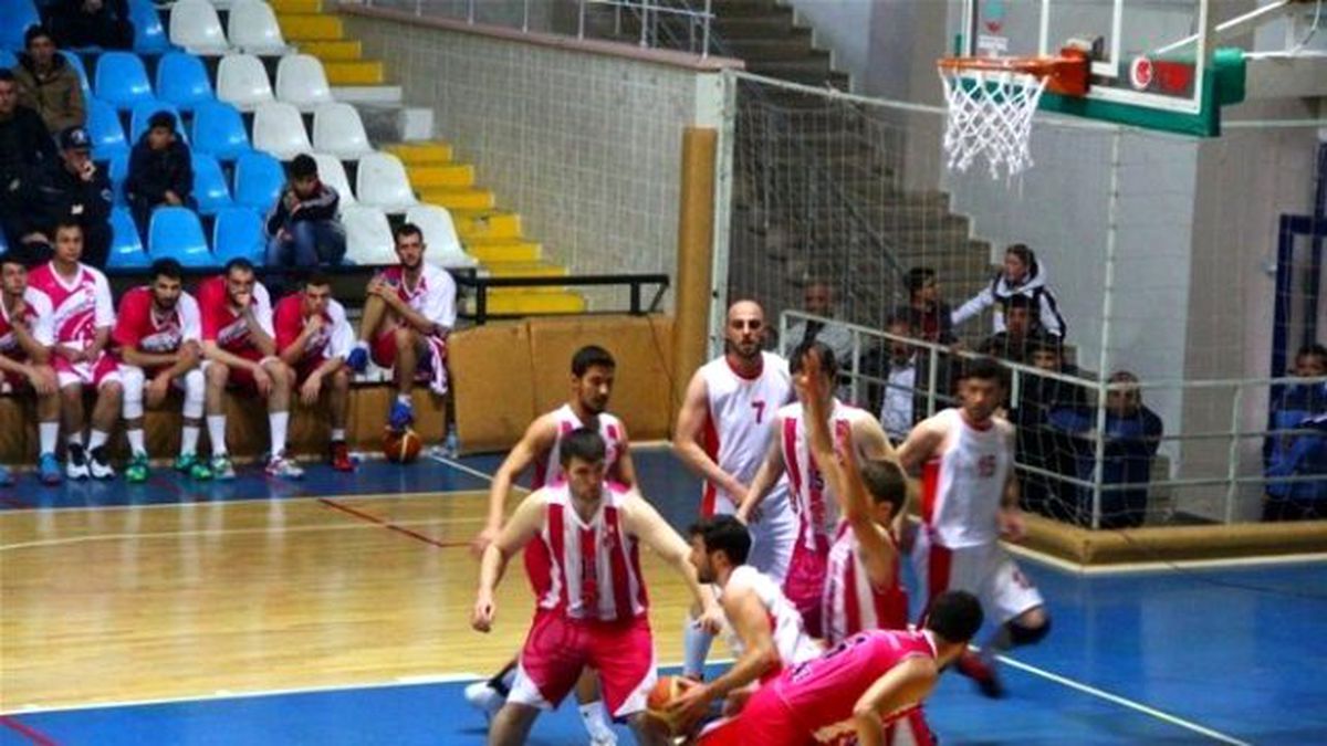 Erzincan Gençlik Spor Lideri Devirdi