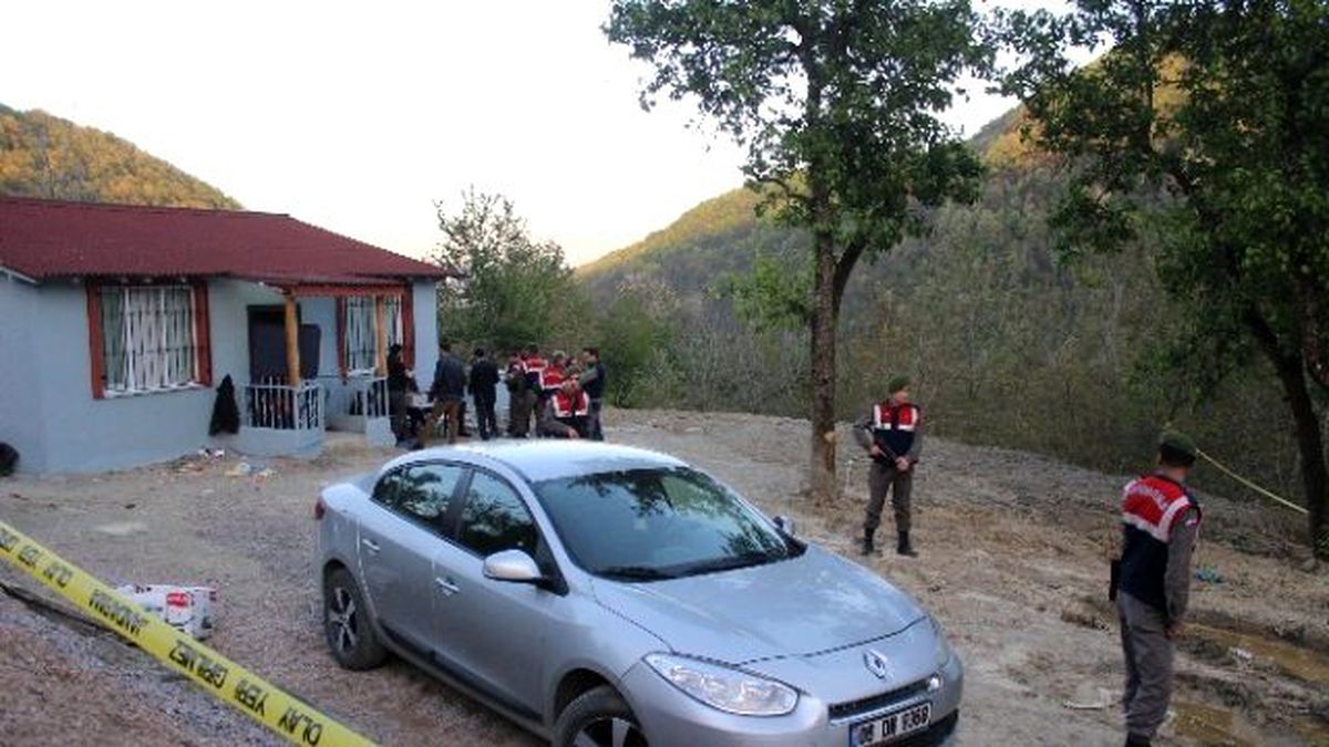 Baba Ve Oğlu Yazlık Evlerinde Öldürülmüş Olarak Bulundu