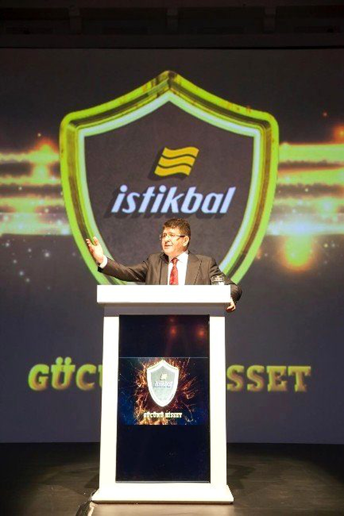 İstikbal Bayileri \'Gücünü Hisset\' Teması ile Bir Araya Geldi