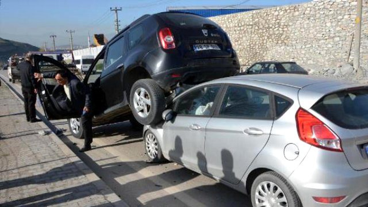 Karabük\'te 3 Araçlı Zincirleme Kaza!