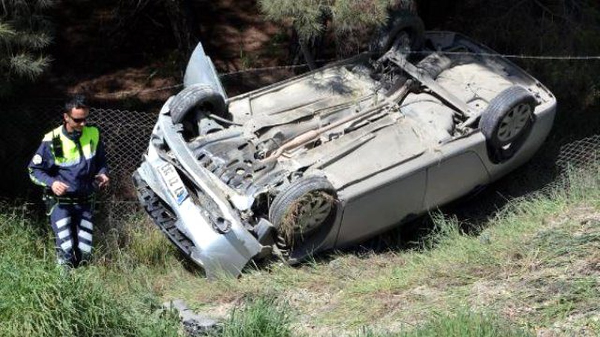 Karabük\'te Takla Atan Otomobilin Sürücüsü Yaralandı