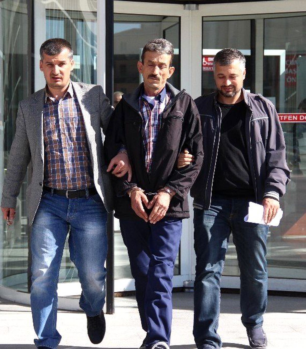 Karısını 20 Balta Darbesiyle Öldüren Koca: "Hak Etmişti"