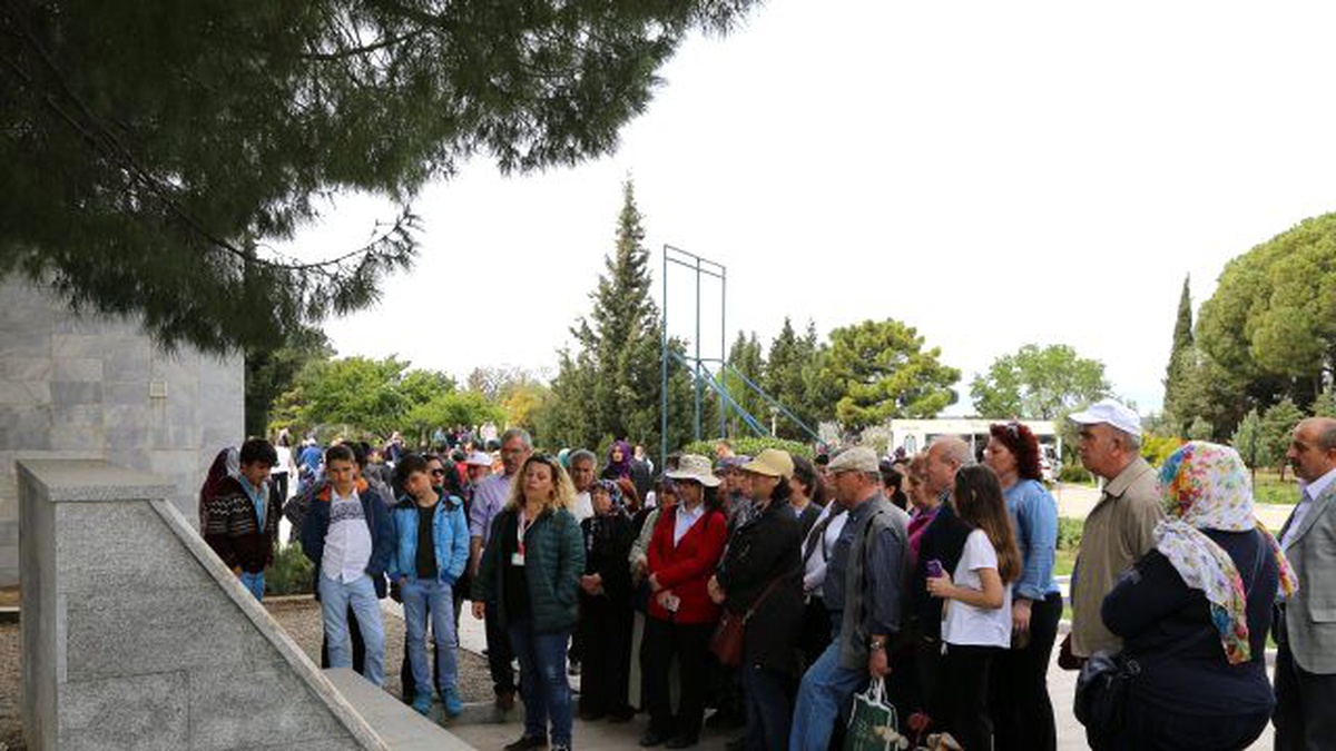 Kırklarelililer Şehitlerin Huzurunda