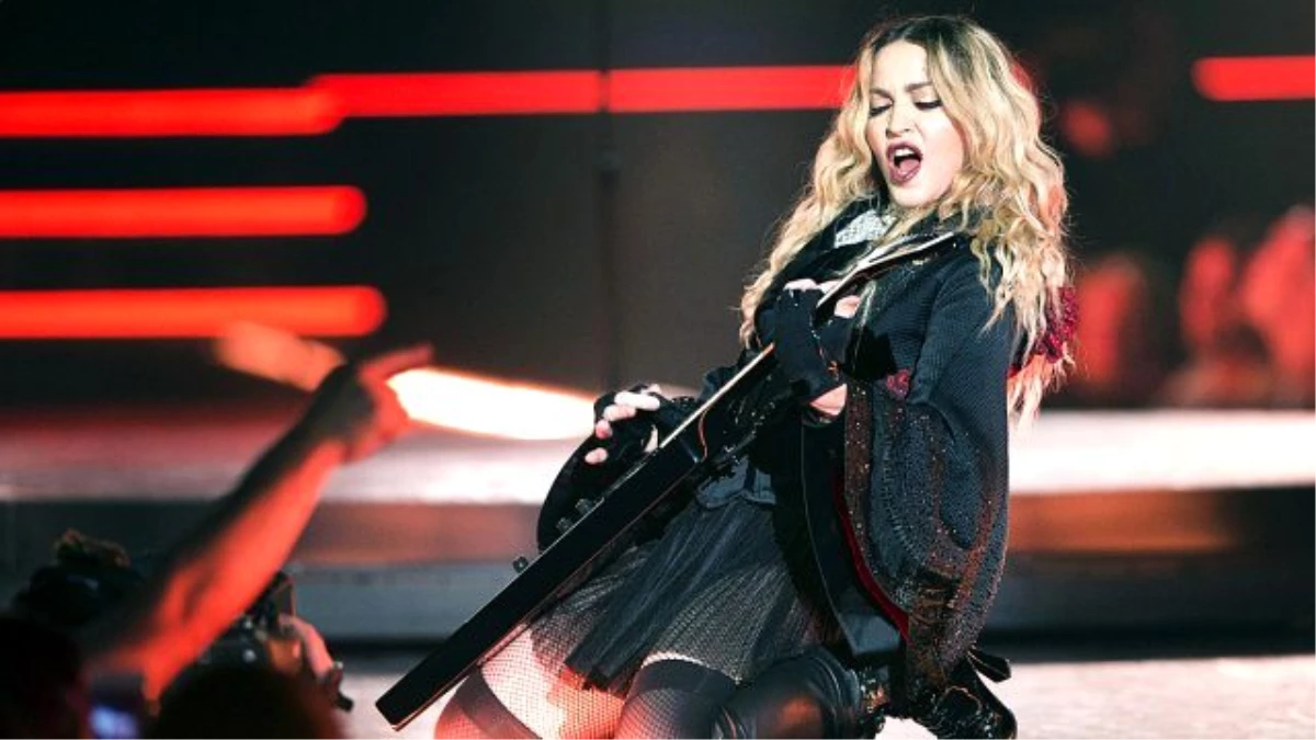 Madonna\'ya Oğlundan Instagram Darbesi