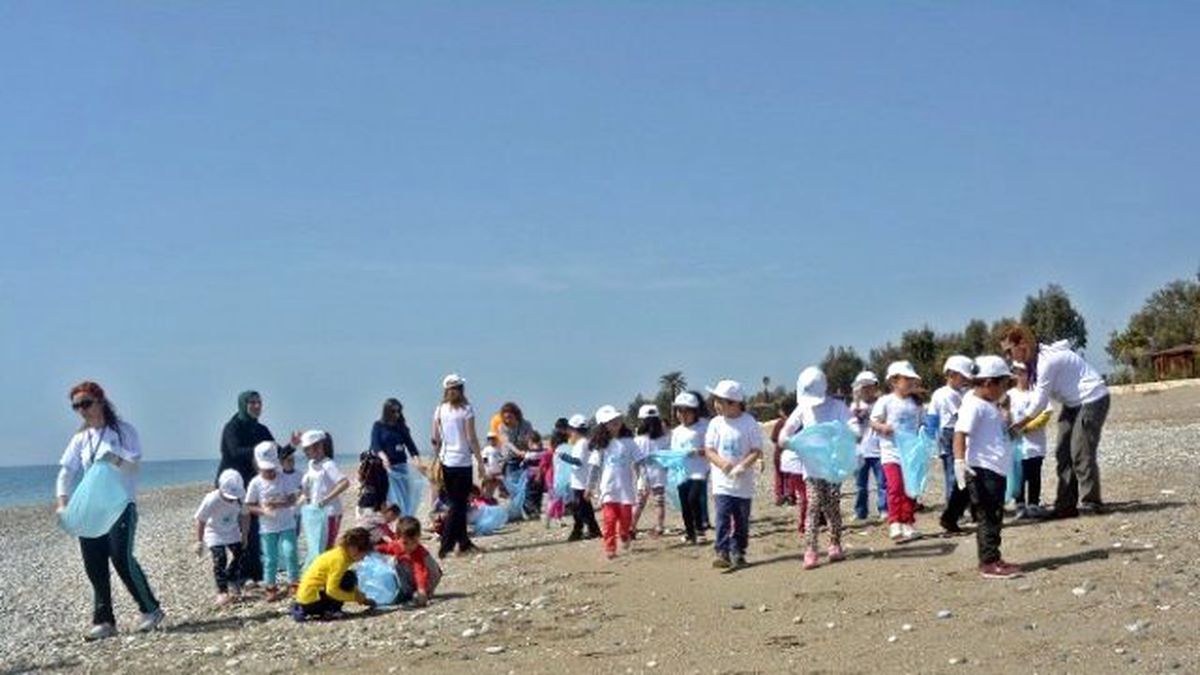 Minik Çöpçüler İş Başında
