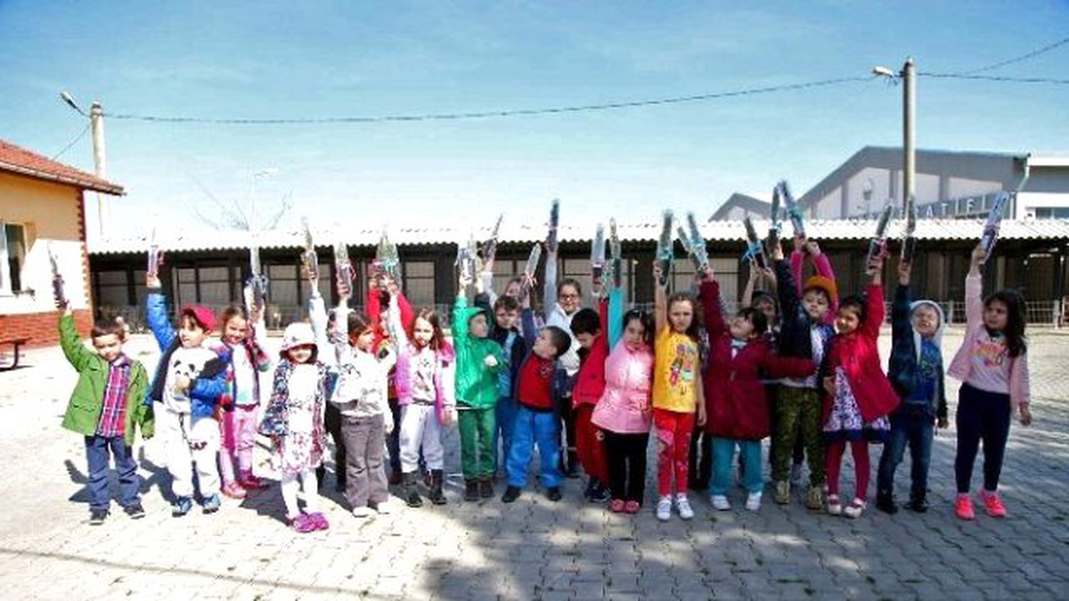 Odunpazarı\'nda Minikler Fidan Dikti