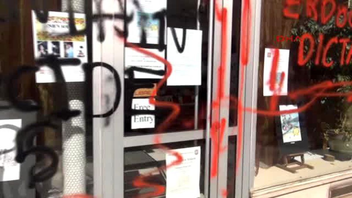 Paris Anadolu Kültür Merkezi?ne Boyalı Saldırı