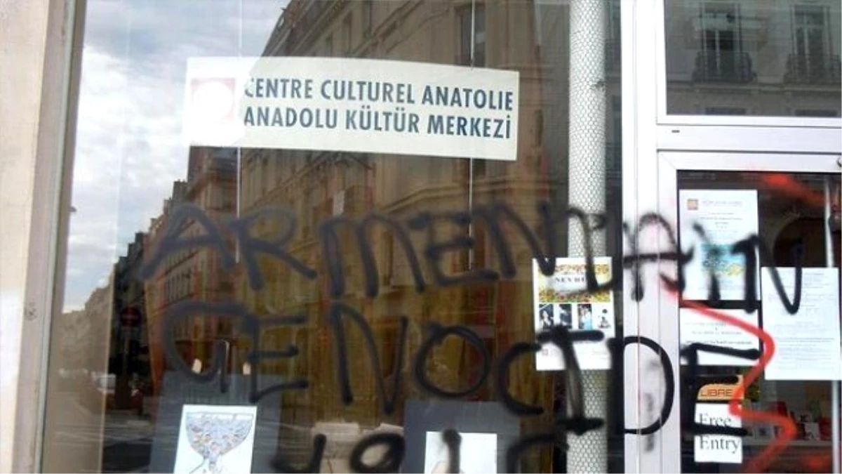 Paris Anadolu Kültür Merkezi\'ne Saldırı