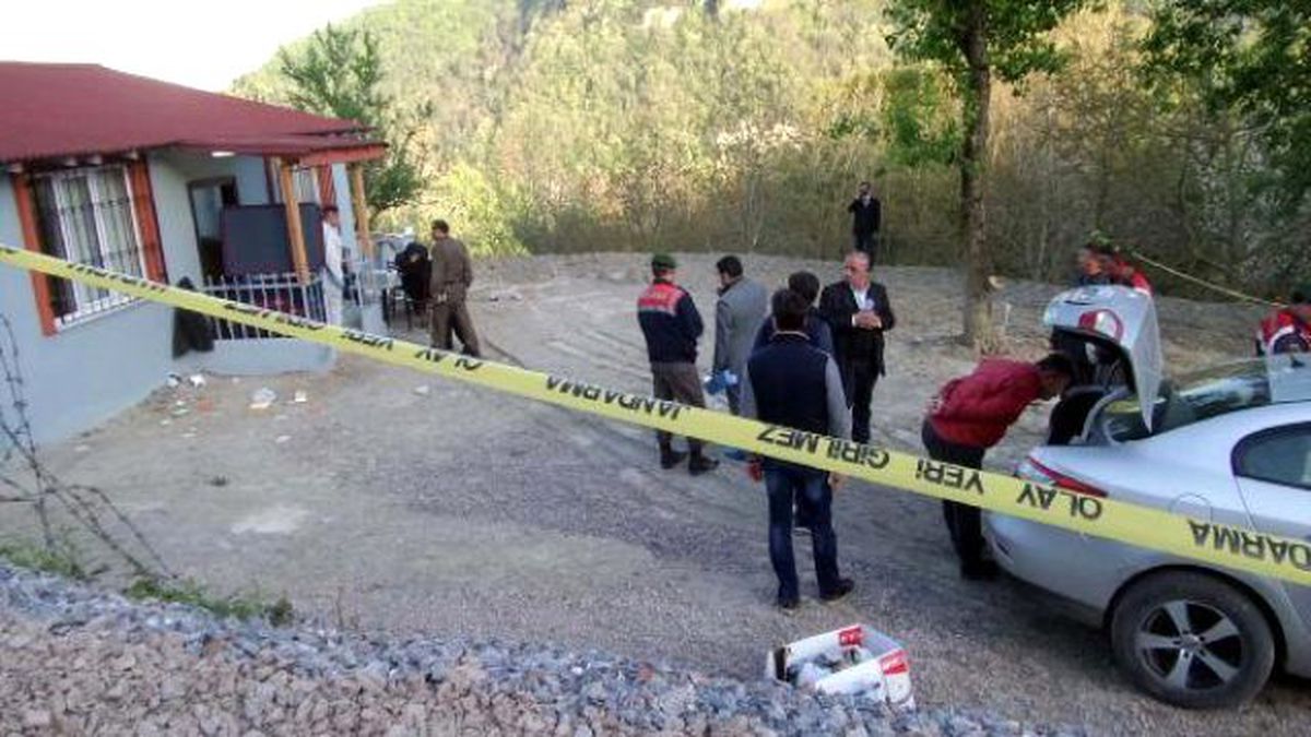 Sapanca\'da Baba ile Oğlu Öldürüldü