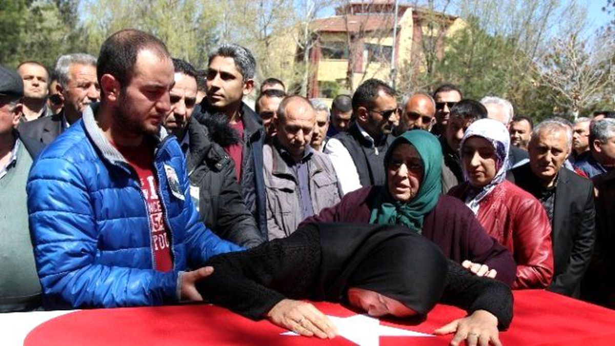 Şehit Uzman Çavuş Mehmet Polat Son Yolculuğuna Uğurlandı