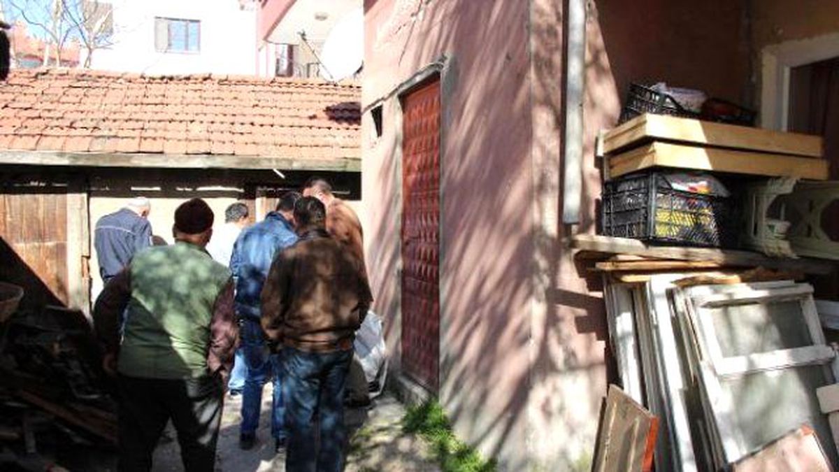 Yalnız Yaşayan Kadın Evinde Ölü Bulundu