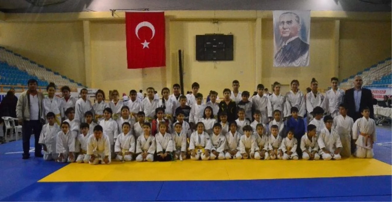 Adana ve Türk Cumhuriyetleri Judo Müsabakaları