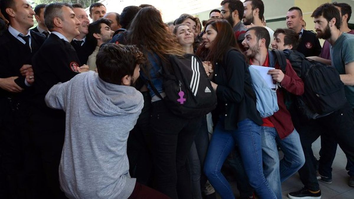 Anadolu Üniversitesi \'Cezalı\' Öğrenciler Üniversiteye Alınmadı