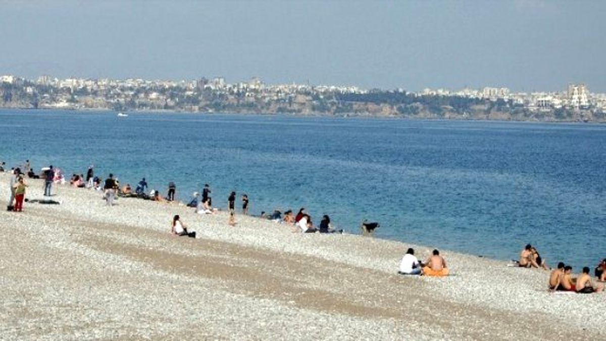 Antalya Sezonu 24 Dereceyle Açtı