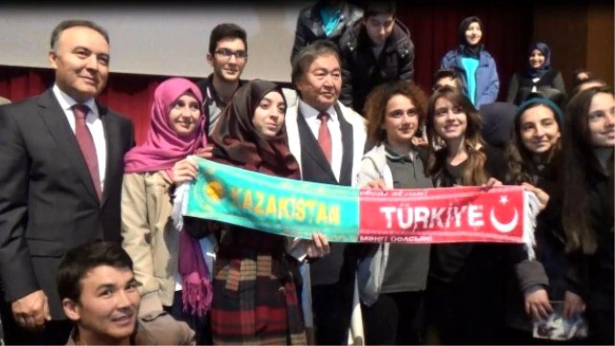 Atatürk Üniversitesi\'nden Kazak Şair Olcas Süleymanov\'a Fahri Doktora