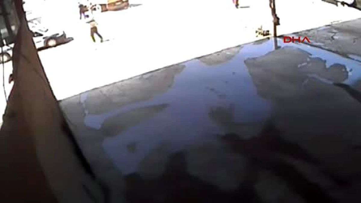 Aydın Üç Polisi Bıçakla Yaraladı