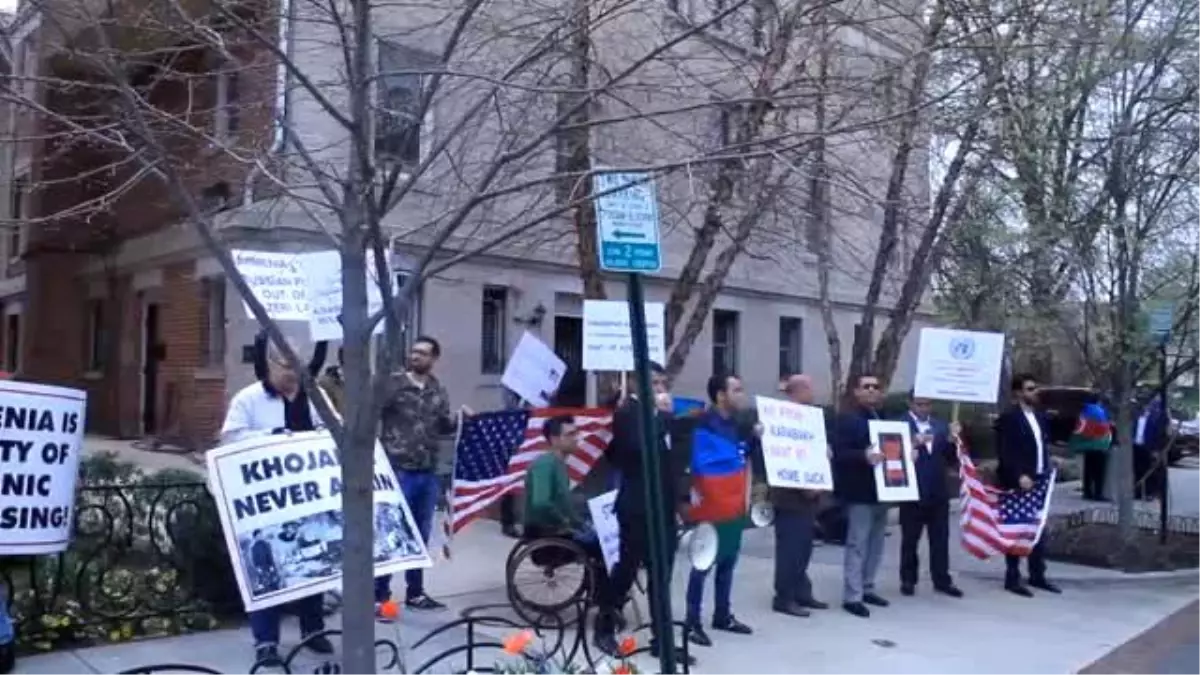 Azerbaycanlılar, Washington\'da Ermenistan\'ı Protesto Etti