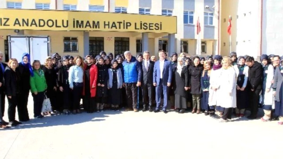 Başkan Karaosmanoğlu, Öğrenciler ile Buluştu